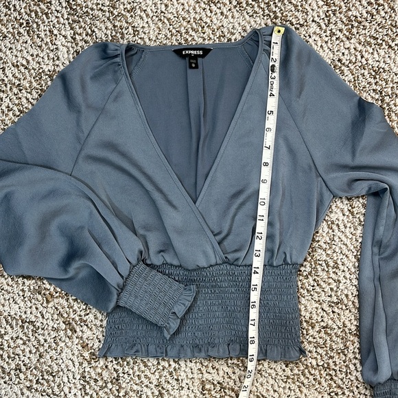 EXPRESS BLOUSE RUCHED PUFF SLEEVE SHINY SMOKY BLUE FAUX WRAP SIZE XS - Picture 8 of 8